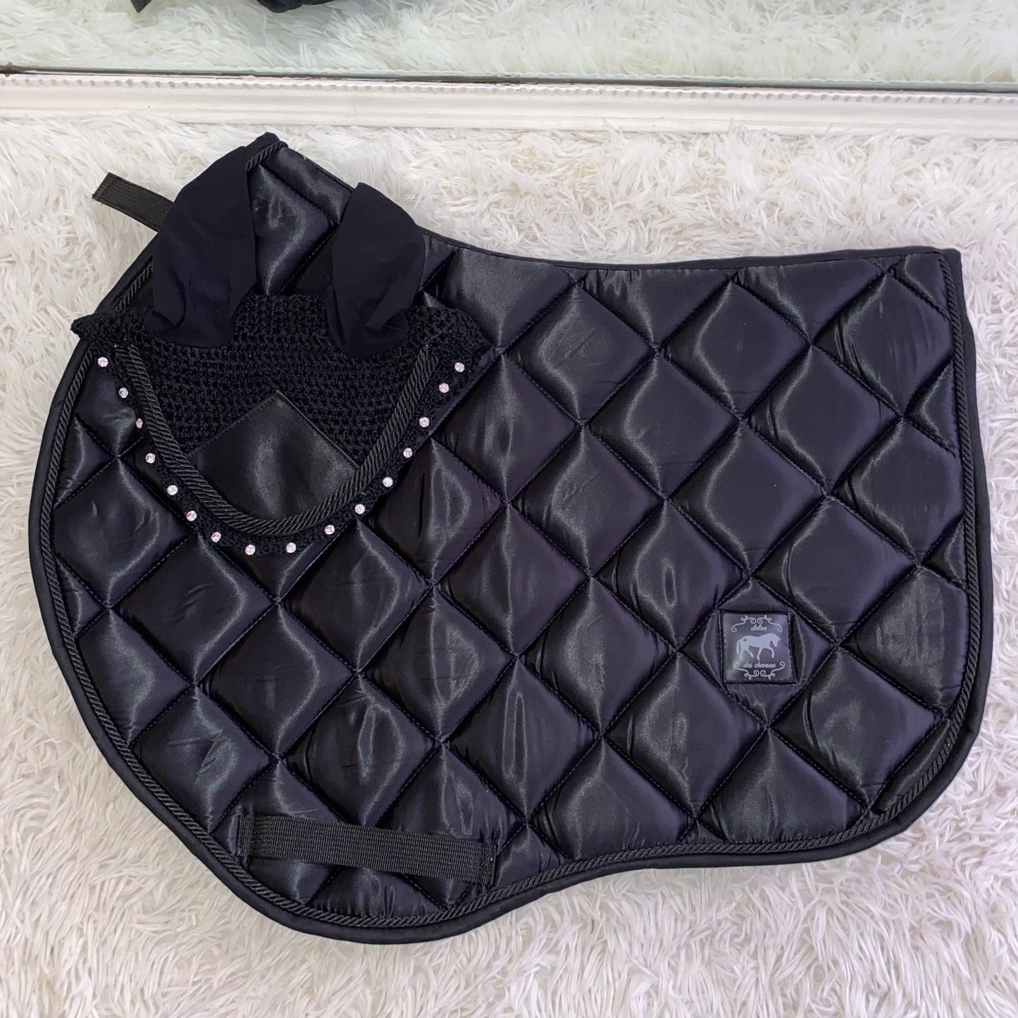 Sottosella e cuffietta nero da salto