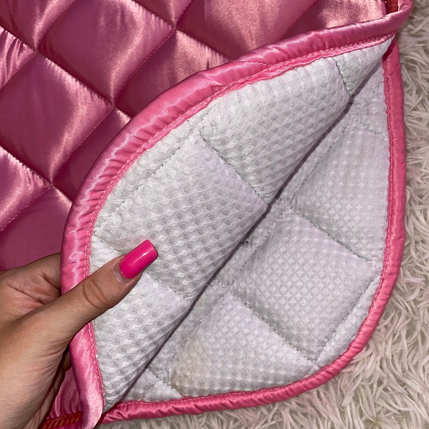 Sottosella e cuffietta rosa da salto