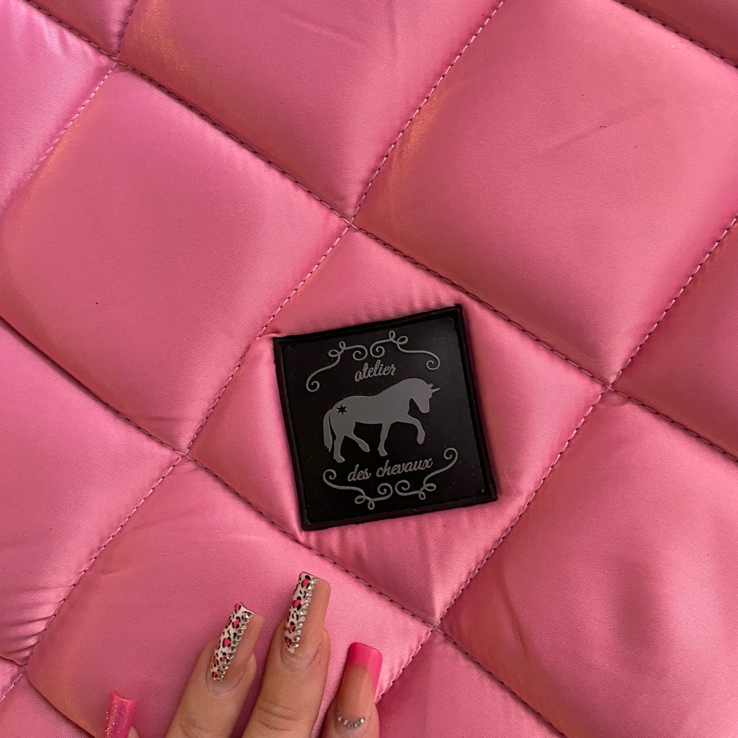 Sottosella e cuffietta rosa da salto