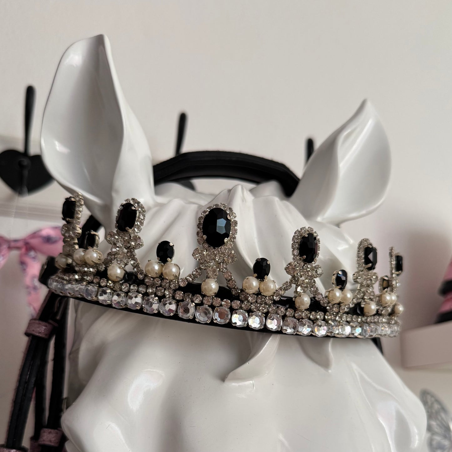 Black crown front