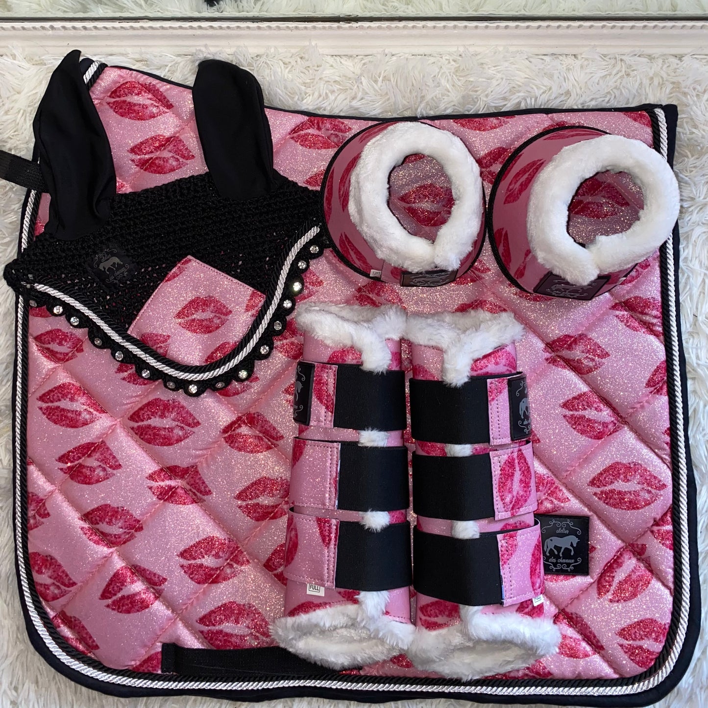 Completo da dressage con i baci