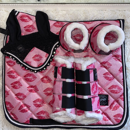 Completo da dressage con i baci