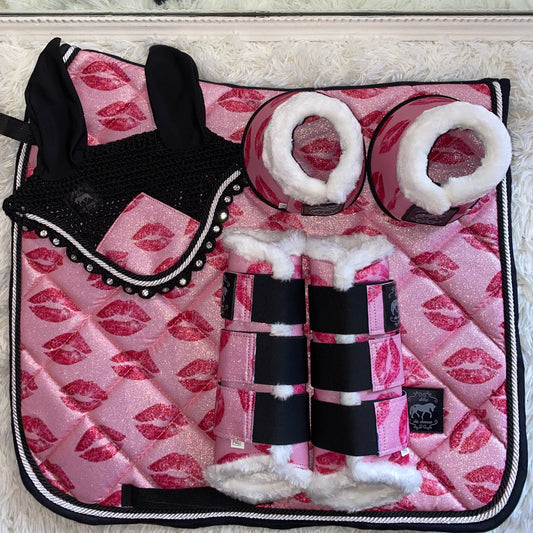 Completo da dressage con i baci