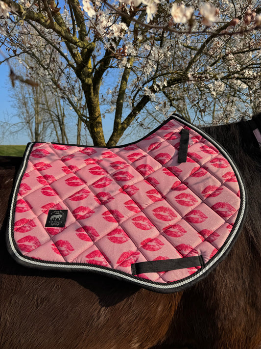 Saddlepad showjumping with kiss glitter