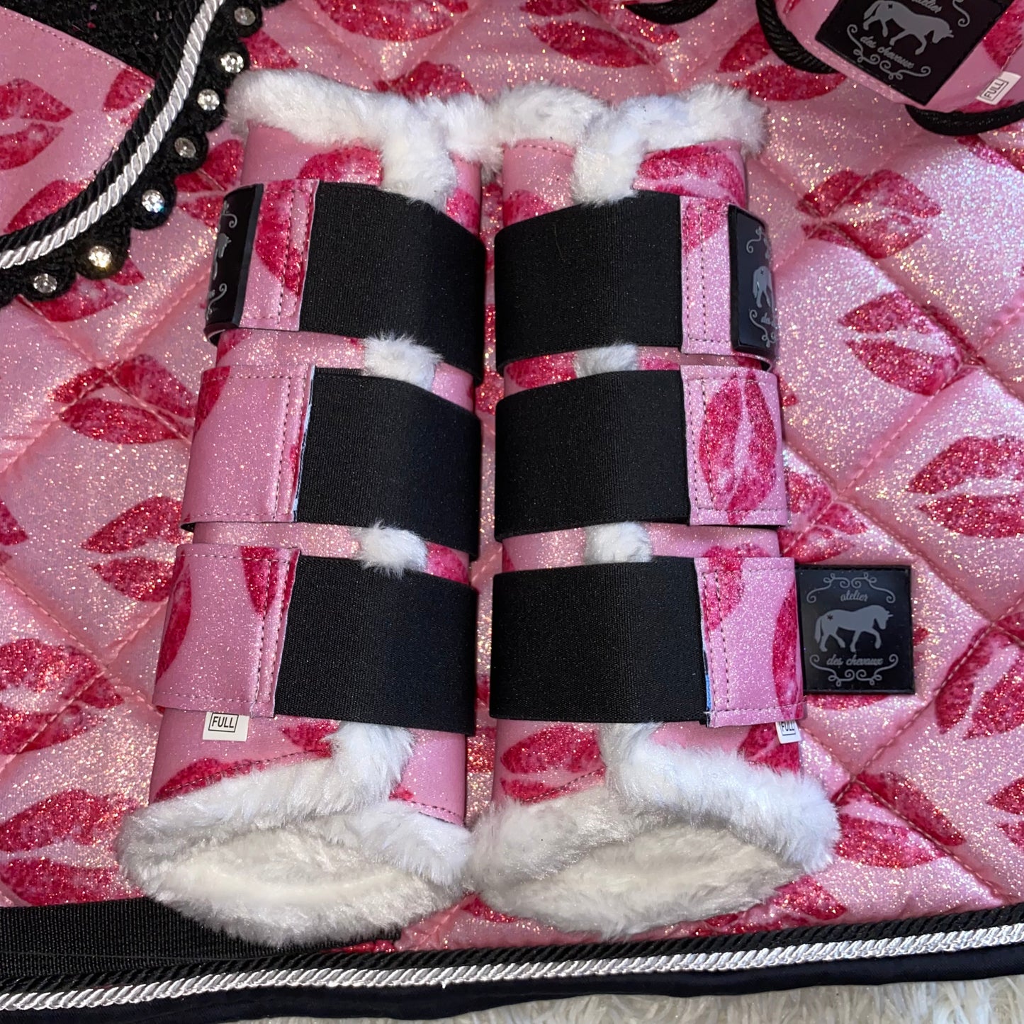 Completo da dressage con i baci