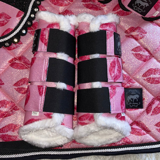 Completo da dressage con i baci