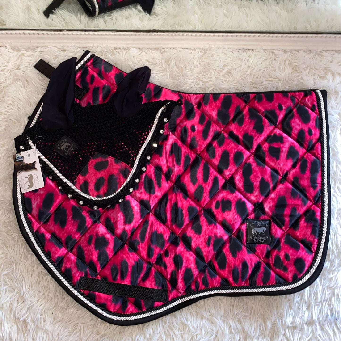 Sottosella e cuffietta fucsia leopardato da salto