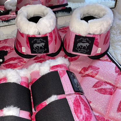 Completo da dressage con i baci